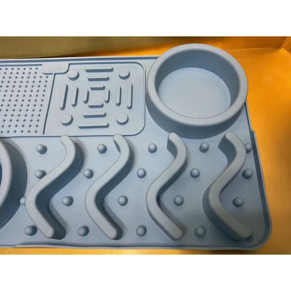 Silicone Slow Feeder Lick Mat for Dogs Cats Blue Suction Cup Anxiety Relief Mat